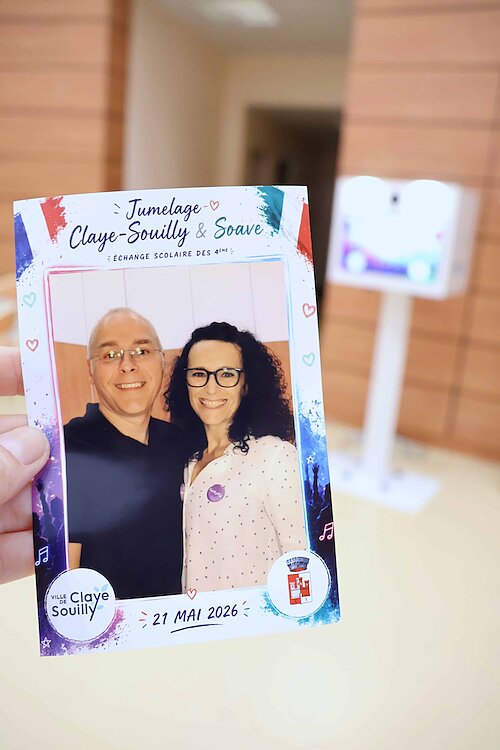 Impression photo personnalisée du jumelage Claye-Souilly et Soave réalisée avec le photobooth FunkyPix
