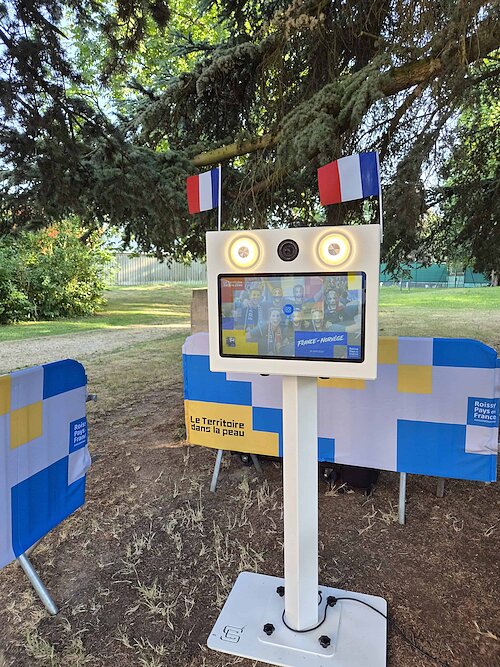 Photobooth décoré aux couleurs de l'équipe de France de foot pendant la fan zone de Survilliers